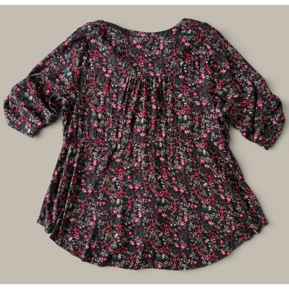 Torrid Floral Half-Zip Babydoll Tunic Top Size 4 Black Pink Roll-Tab High-Low - Picture 2 of 4